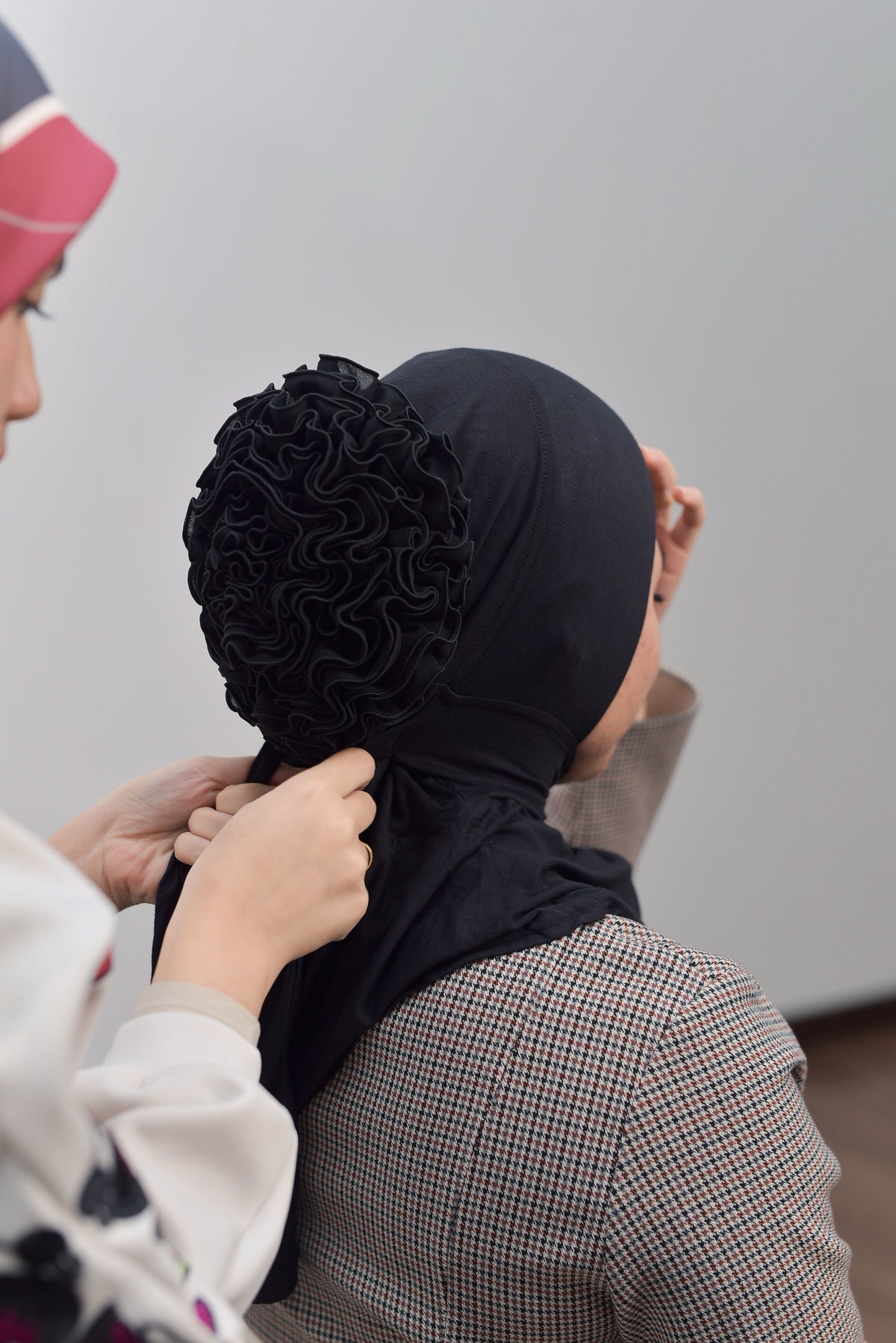 Inner Neck Ruffle (Black Forest)