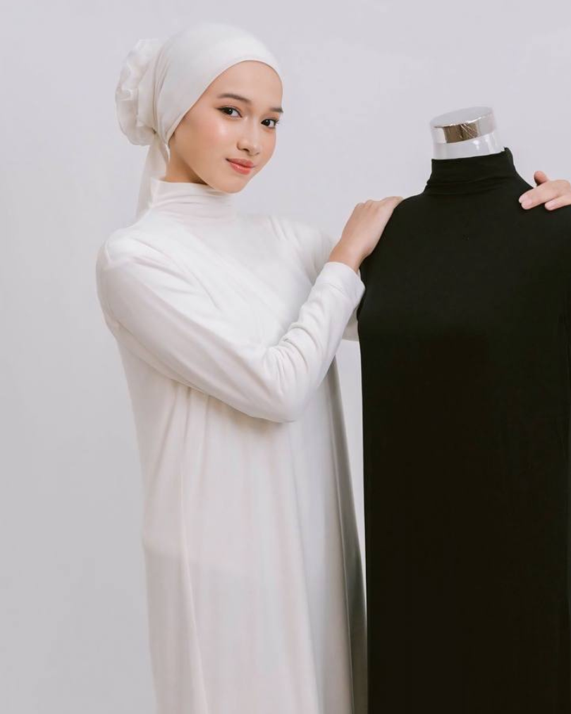 Inner Dress In Off White (Size 1)