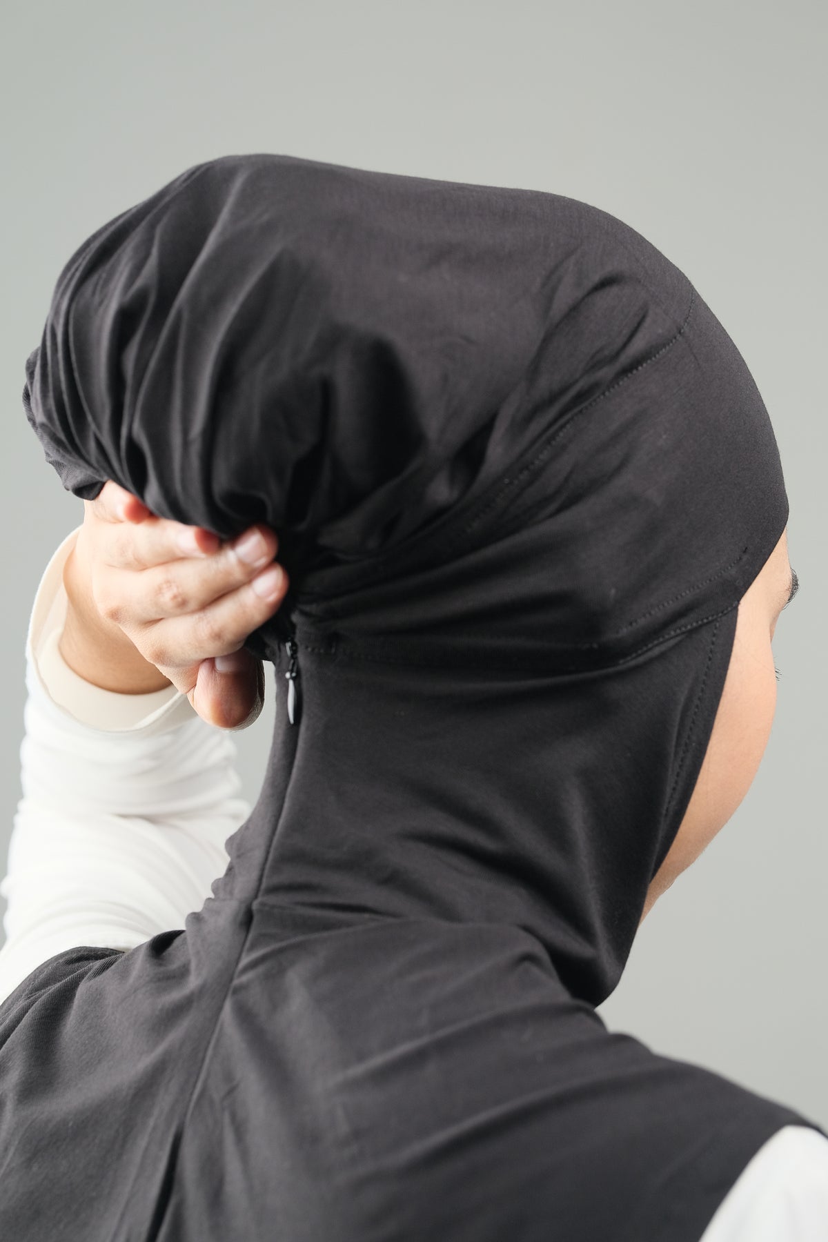 Inner Zip Neck (Black)