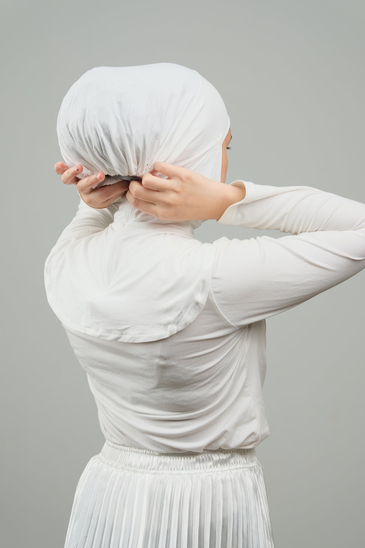 Inner Zip Neck (White)