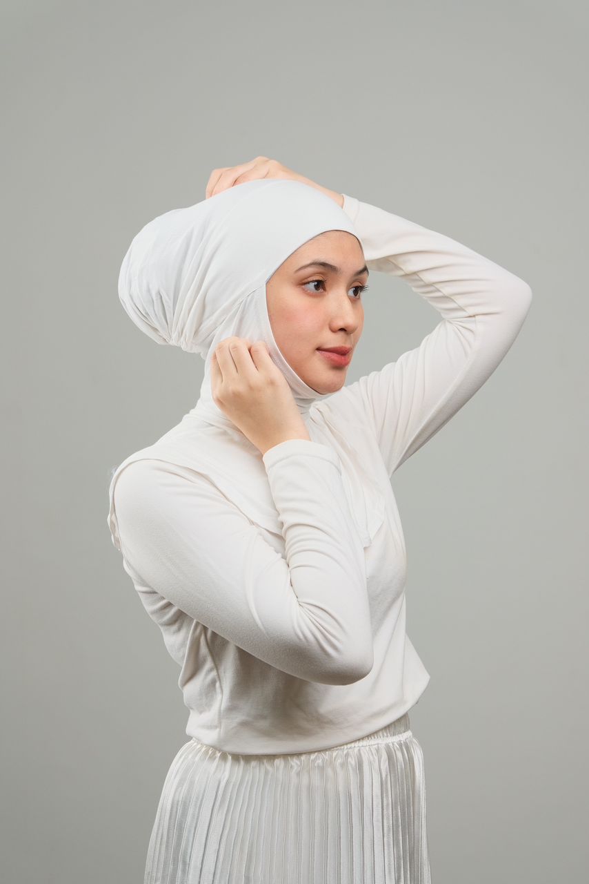 Inner Zip Neck (White)